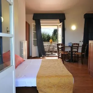 House Aurora Aparthotel